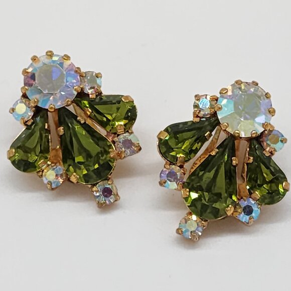Vintage Austrian Rhinestone Clip-on Earrings on Gold Tone Metal Green and Irides - Picture 13 of 15